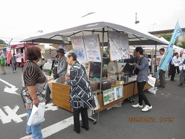 出展テント